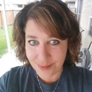 Meet your Posher, Debbie